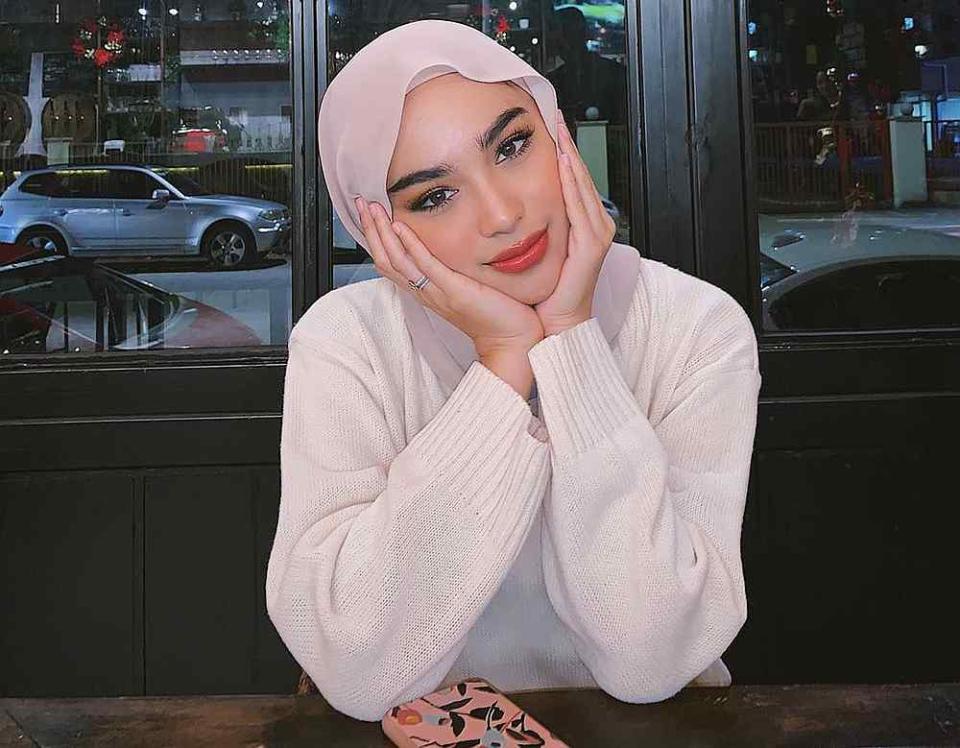 Modest-wear model Sharifah Rose was targeted online for briefly removing her tudung. — Picture from Instagram/Sharifah Rose