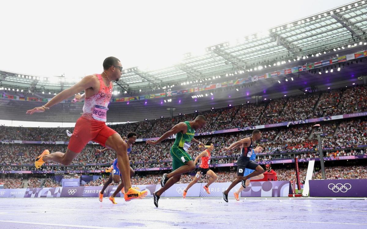 Andre De Grasse leads Canada's 4x100m relay team to stunning Olympic