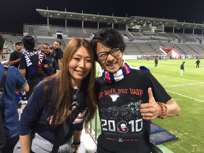 Yasu and Maki kitted out to support JDT. — Picture via Twitter/juanbudiman