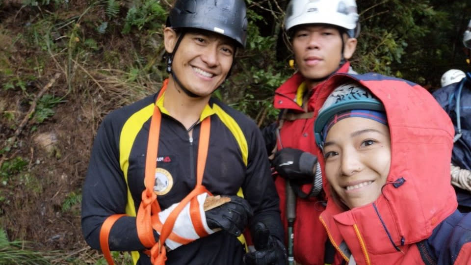 登山家詹喬愉在臉書貼出與田志中的合影，盼網友集氣一同祝福。（圖片來源／詹喬愉 - 三條魚Tri Fish臉書）
