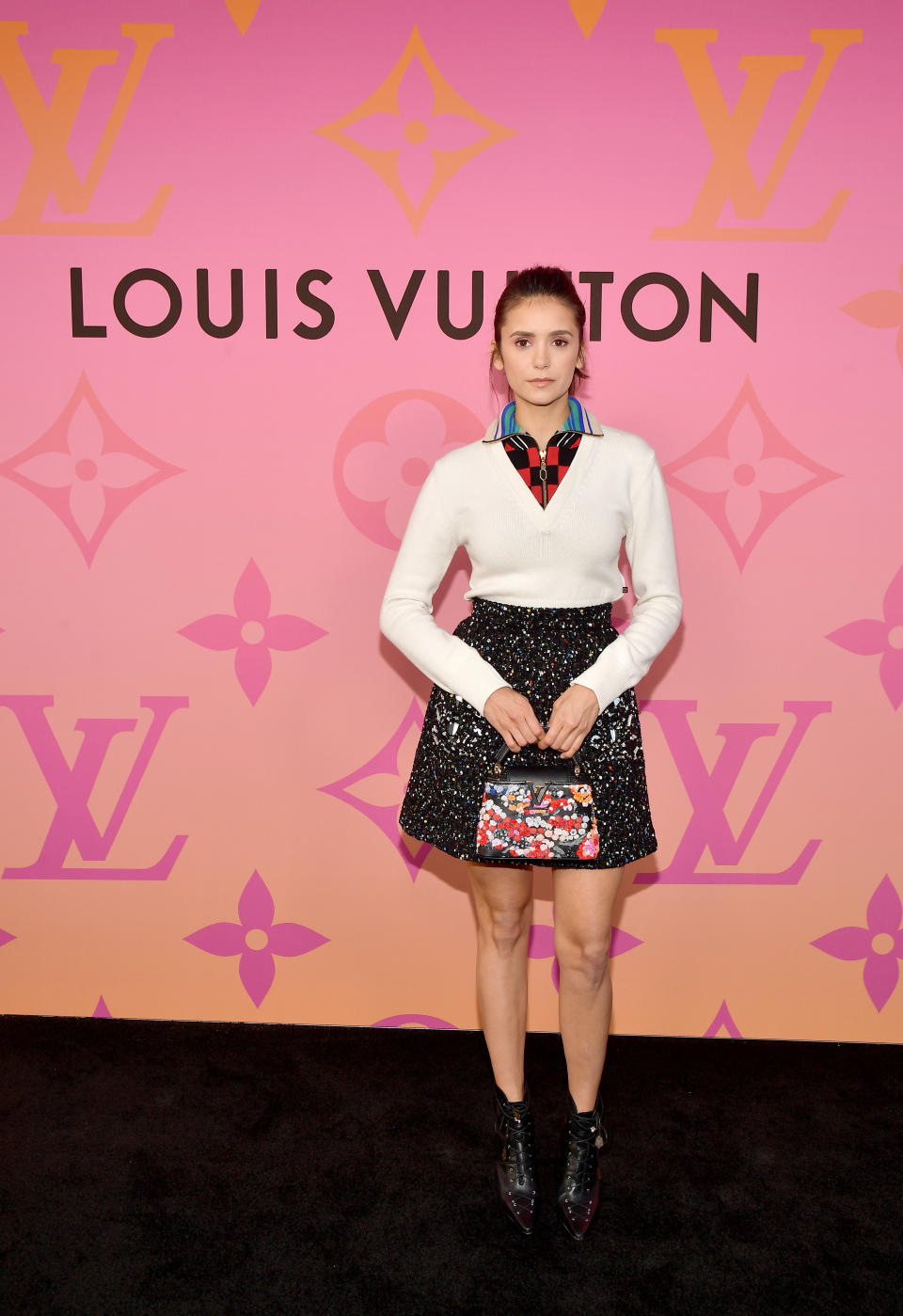 El <em>outfit</em> de Nina Dobrev, que saltó al estrellato con la serie 'The Vampire Diaries', tampoco nos termina de convencer. (Foto: Matt Winkelmeyer / Getty Images)