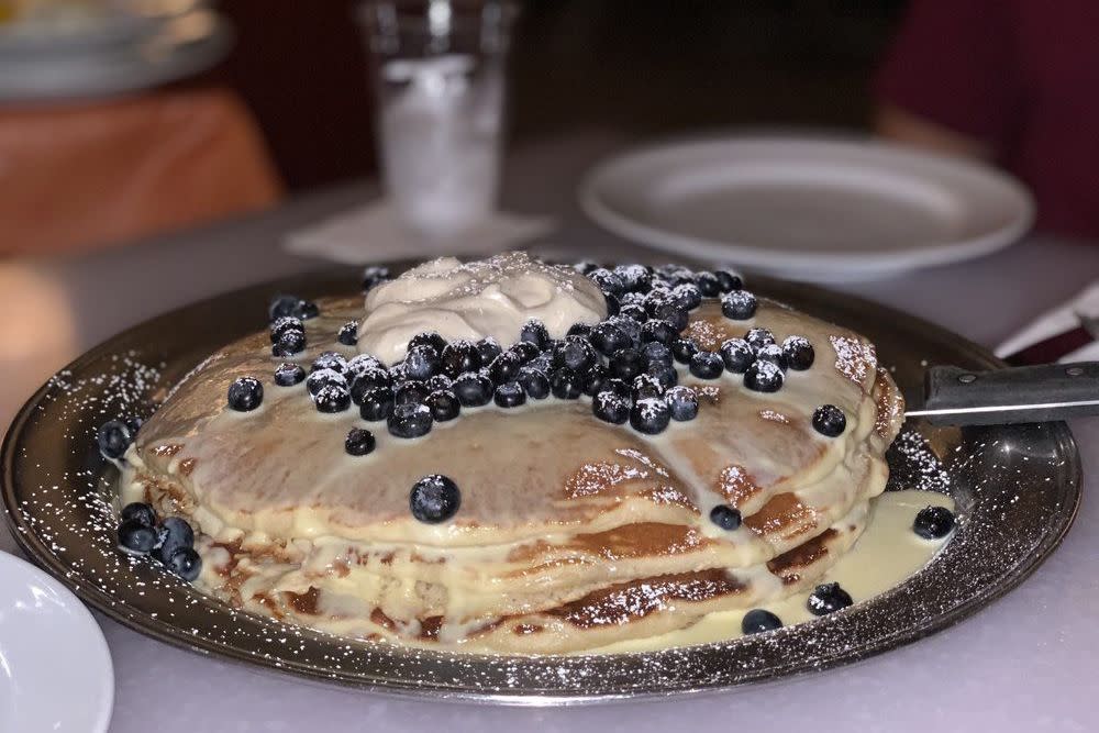 M.A.C. Daddy Pancake Challenge, M.A.C. 24/7, Waikiki, Hawaii