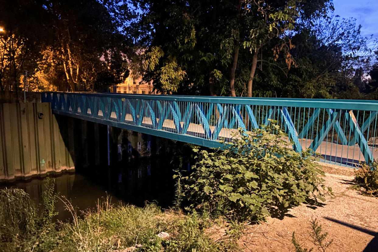 This photograph shows a bridge where the body of 12 year-old was found on the edge of l'Huveaune river in Marseille, southern France, on October 29, 2022. - The body of a 12 year-old child was found on October 29, 2022 on the edge of l'Huveaune river in Marseille, with 