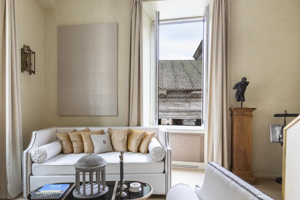 The Grand View Suite, which looks out on the Pantheon.