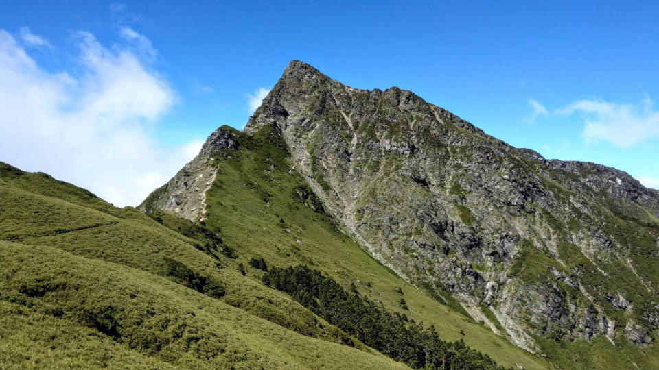 奇萊北峰標高3607公尺，是台灣10峻之一，以「黑色奇萊」著稱，國內登山客經常攀登的知名路線。（太管處提供）