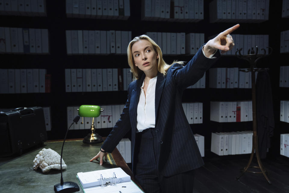 En esta imagen proporcionada por The Press Room, Jodie Comer en una escena de "Prima Facie". (Helen Murray/The Press Room vía AP)