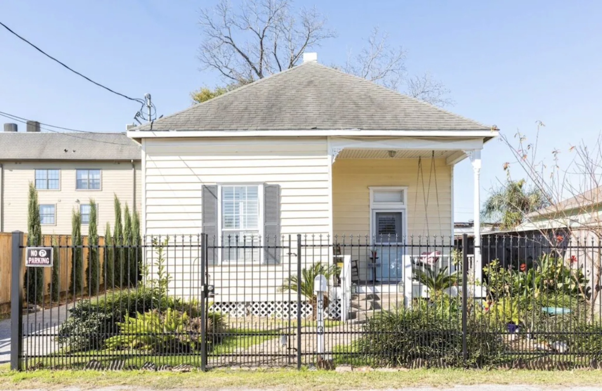 Historic Downtown Cottage