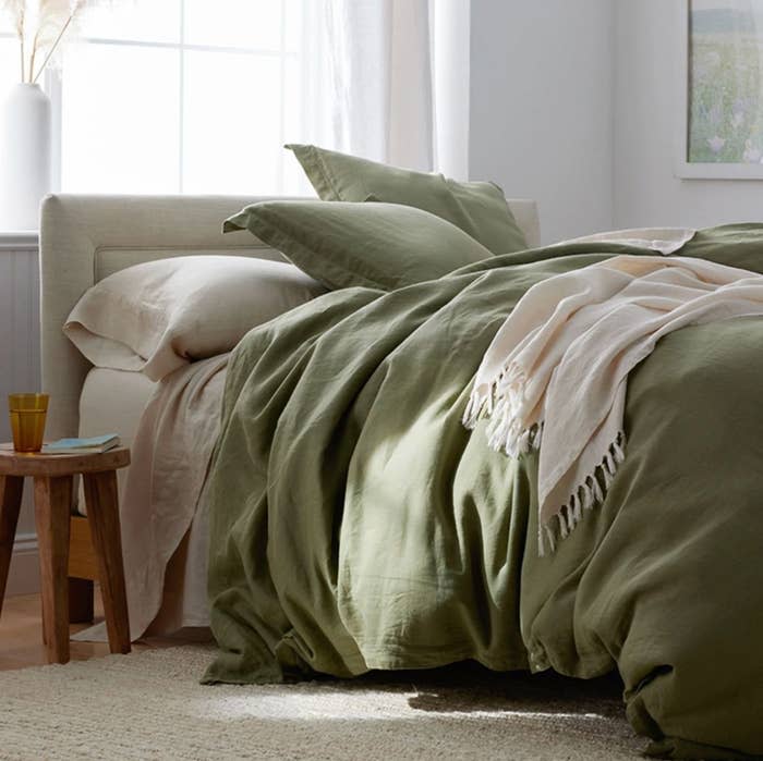 The moss green sheet set