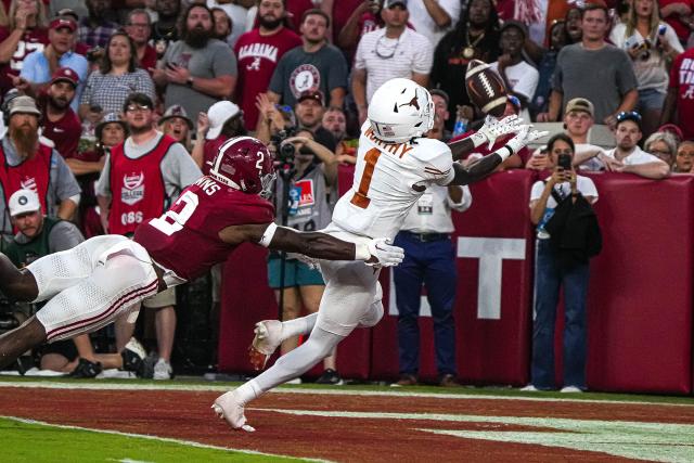 5 sacks, nearly 350 yards from Quinn Ewers lead Longhorns to 34-24