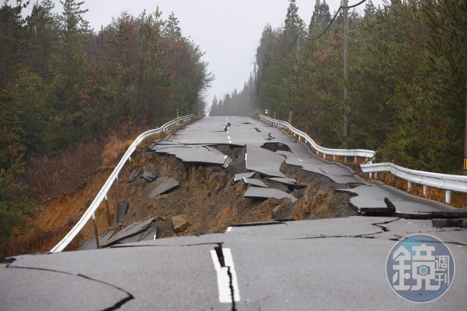 石川縣強震導致許多道路毀損斷裂，救援、物資運送不易，當地政府呼籲暫時不要捐贈個人物資。