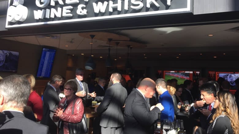 Gretzky hoping to score with EIA wine and whisky restaurant