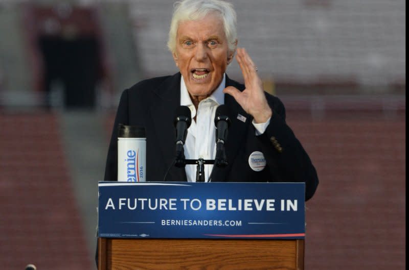 Richard Van Dyke makes comments before Democratic presidential candidate Bernie Sanders addresses supporters at the Los Angeles Coliseum in Los Angeles in 2016. File Photo by Jim Ruymen/UPI