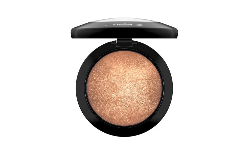 MAC Mineralize Skinfinish Natural Powder in Gold Deposit, £27  