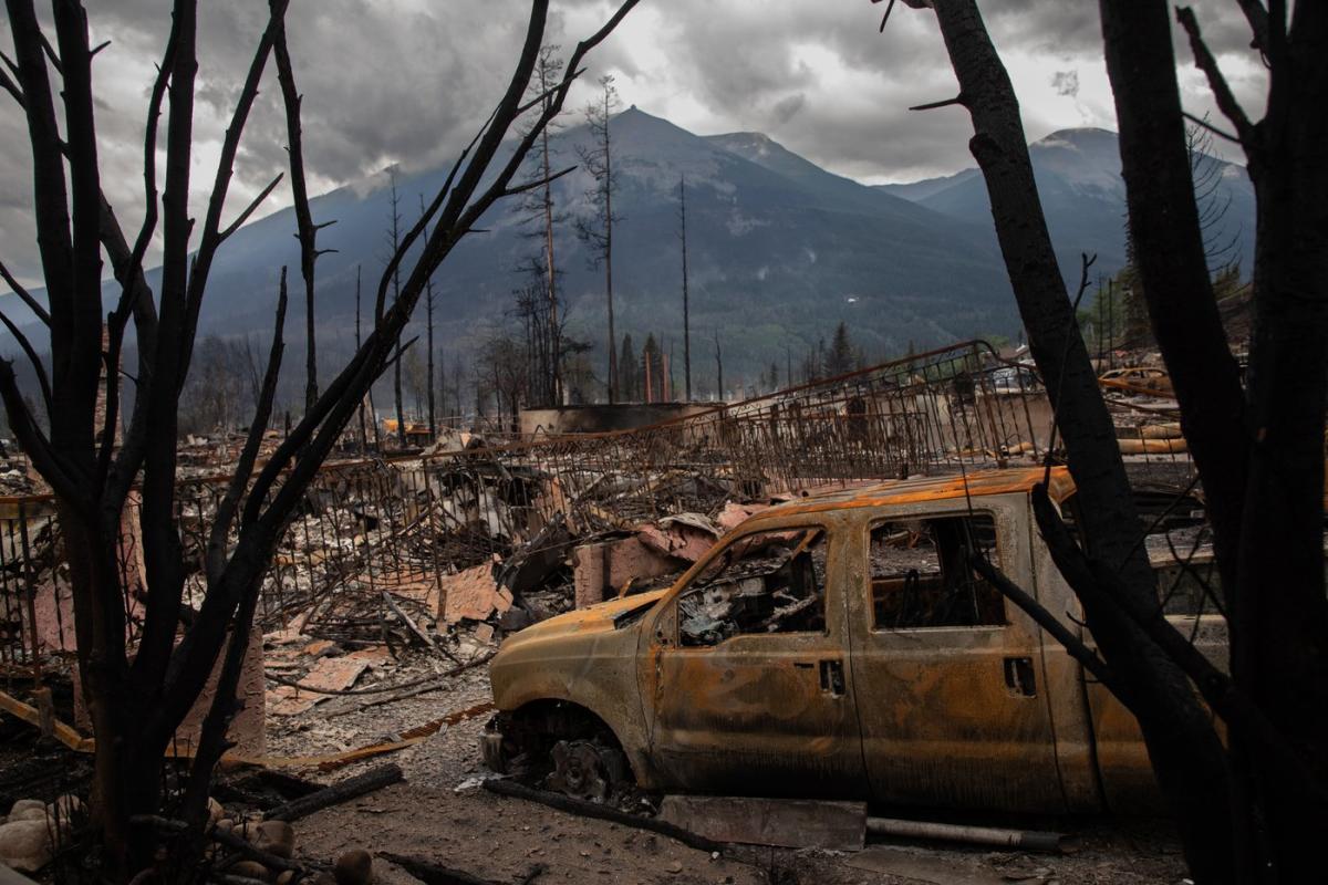 Evacuees from Jasper will receive information today on the gradual return to the city