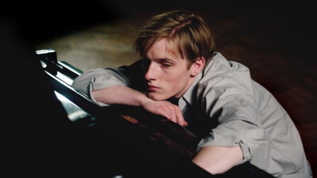 Louis Hofmann - TV Guide