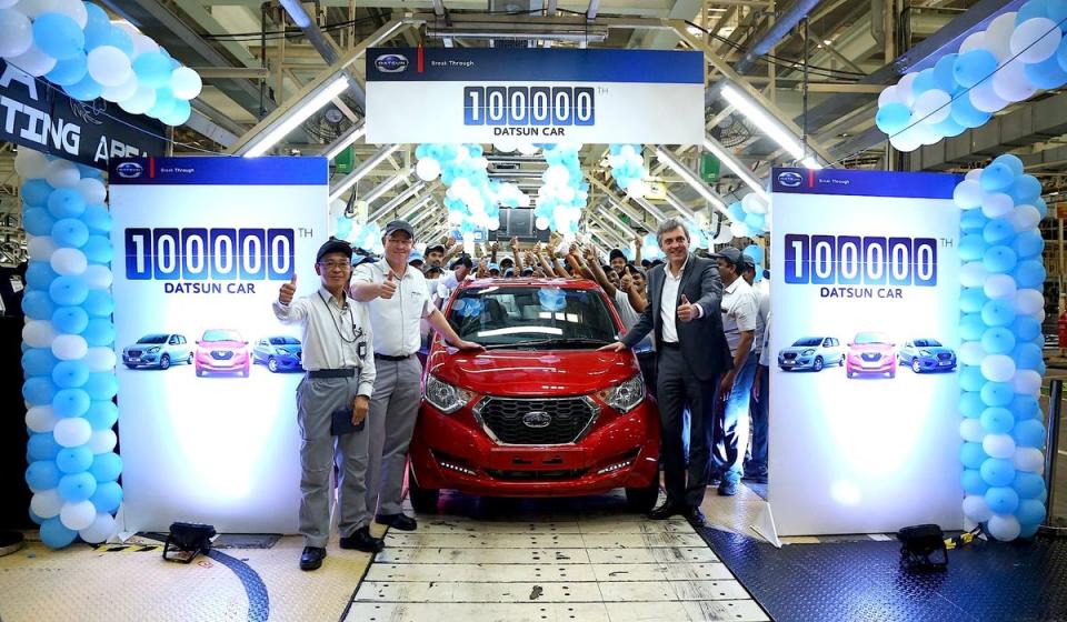 Datsun-100000th-car-in-India.jpg