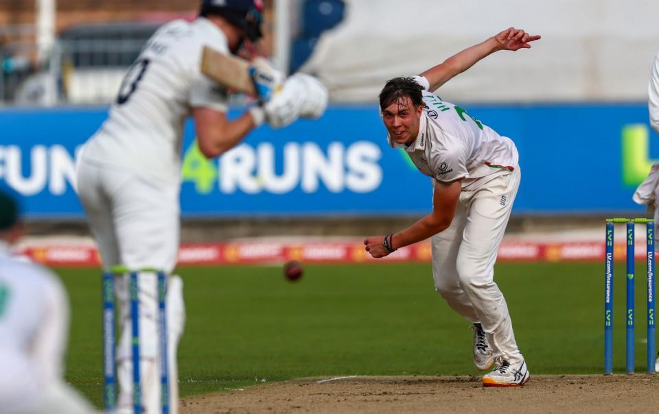 Josh Hull bowling for Leicestershire against Durham