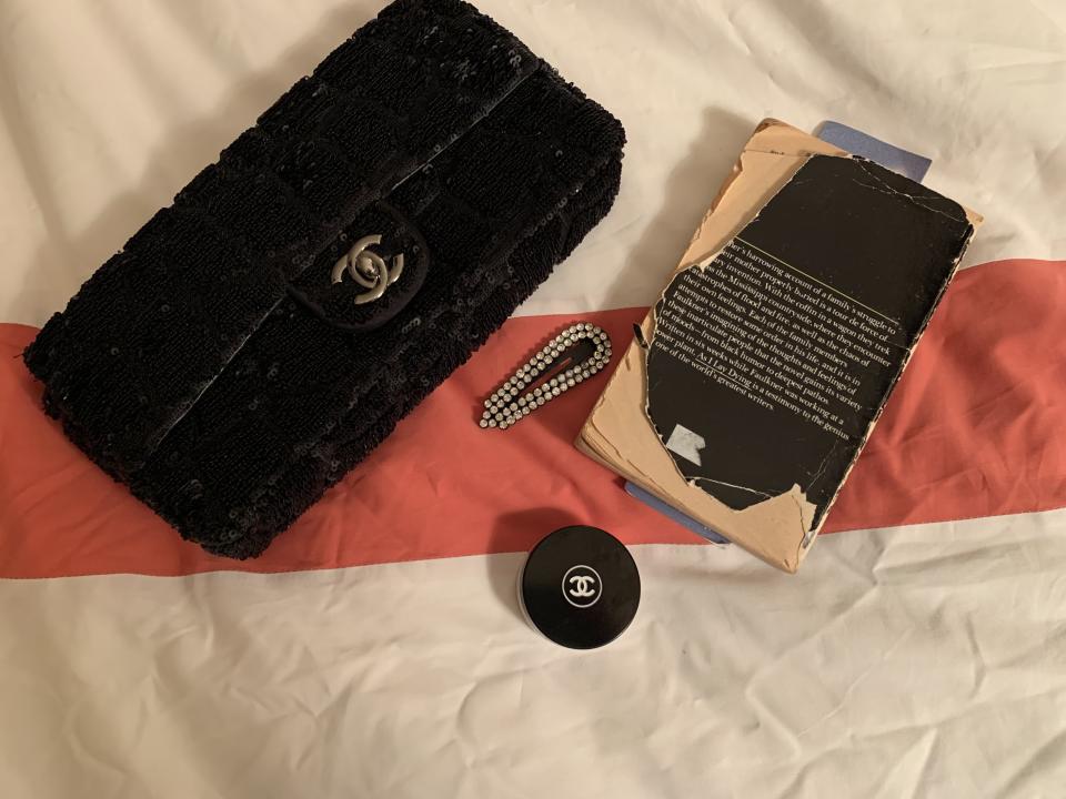 Red carpet essentials—yes, that is a tiny Faulkner. Are you even surprised?