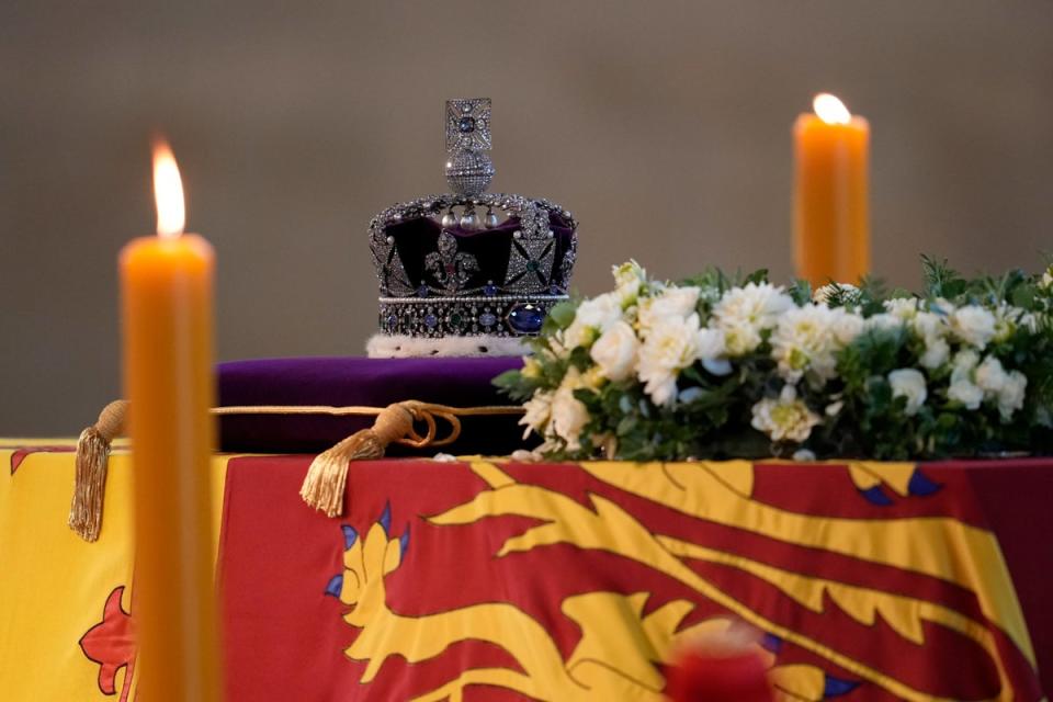 The Queen’s coffin adorned with the Imperial State Crown (Christopher Furlong/PA) (PA Wire)
