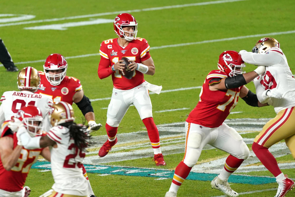 Patrick Mahomes y los Kansas City Chiefs volverán a jugar con el jersey rojo ante los San Francisco 49ers en el Super Bowl LVIII. (Foto de Robin Alam/Icon Sportswire via Getty Images)