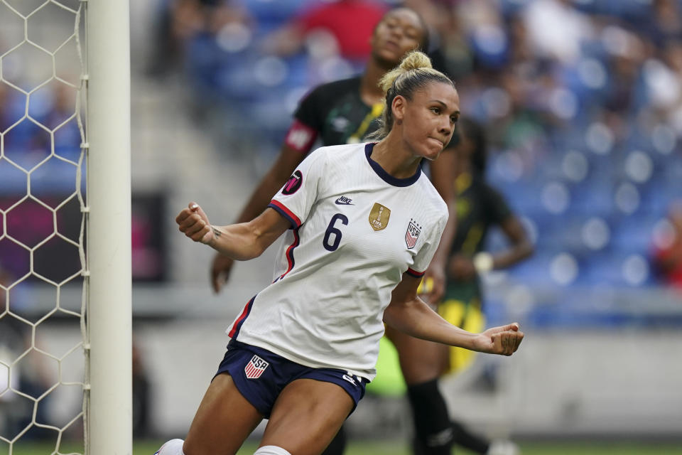 Trinity Rodman, de la selección de Estados Unidos, festeja tras anotar el quinto tanto ante Jamaica en el Campeonato W de la CONCACAF, el jueves 7 de julio de 2022, en Monterrey, México (AP Foto/Fernando Llano)