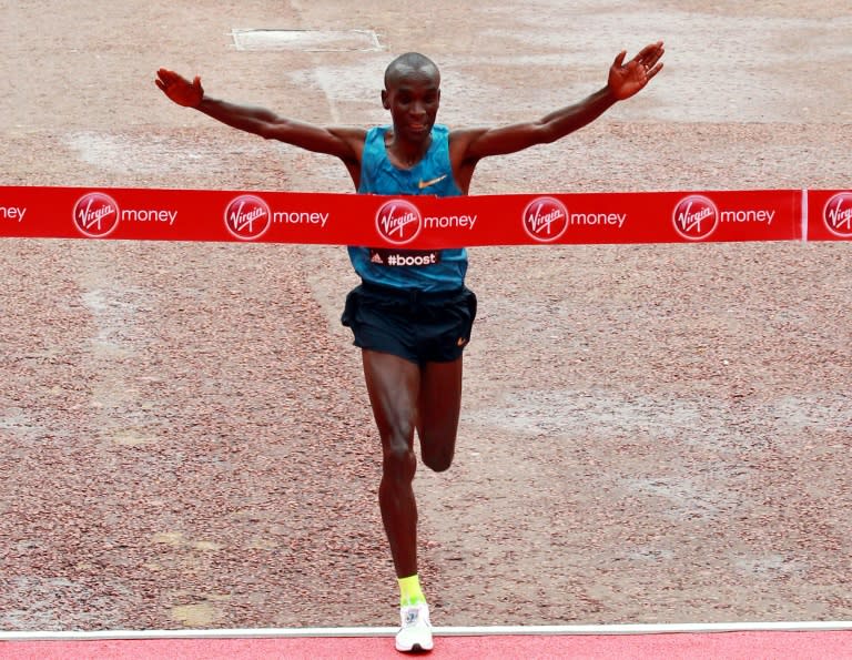 Kenyan elite runner Eliud Kipchoge won the men's London Marathon in 2015