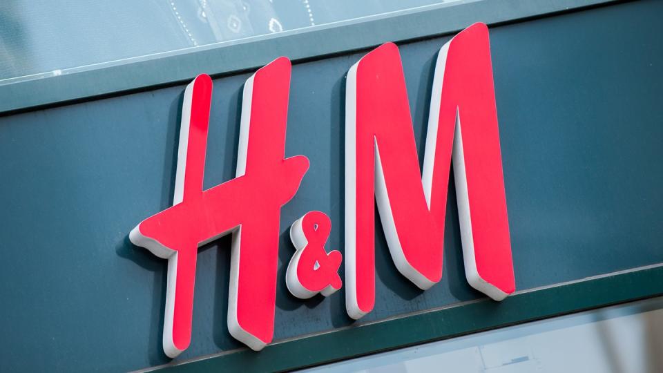 H&M steckt seit geraumer Zeit in Schwierigkeiten. Online-Händler wie Zalando und Asos ziehen Kundenschaft ab. Foto: Hauke-Christian Dittrich