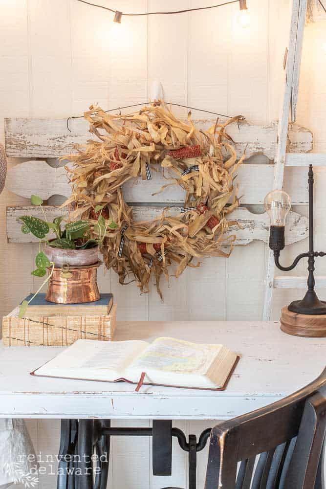 Crinkled Cornhusk Wreath