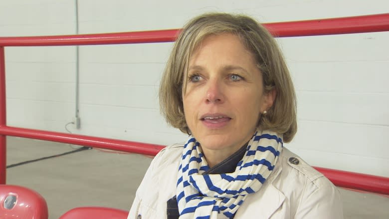 Toronto hockey parents not confident online course will bring civility to the stands