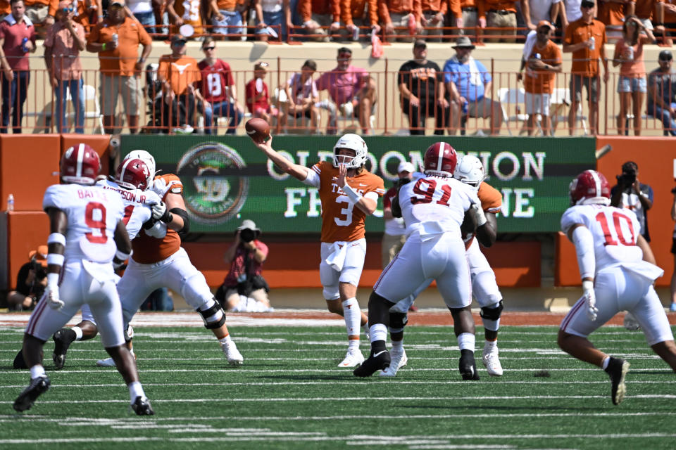 College Football: Texas Quinn Ewers (3) in action, passing vs Alabama at Darrell K Royal Memorial Stadium. 
Austin, TX 9/10/2022 
CREDIT: Greg Nelson (Photo by Greg Nelson/Sports Illustrated via Getty Images)
(Set Number: X164150)