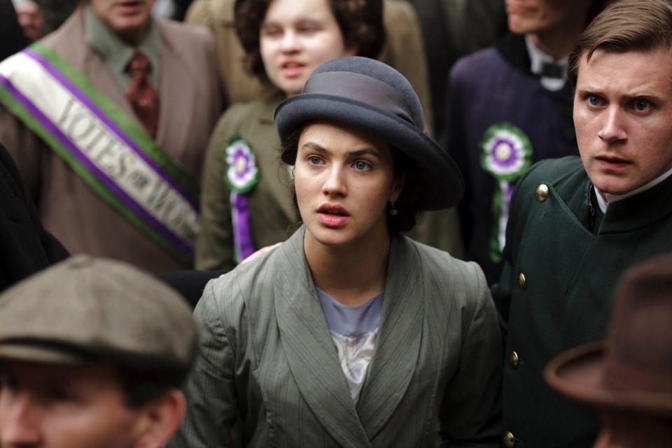 Lady Sybil (Jessica Brown-Findlay) attends a political meeting with Branson (Allen Leach)