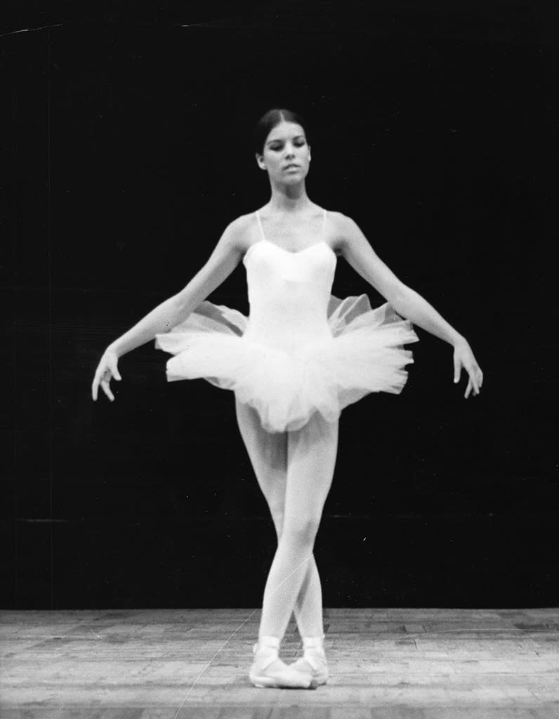 <p>Dans les années 70, la jeune femme se passionne pour la danse classique.</p><br>