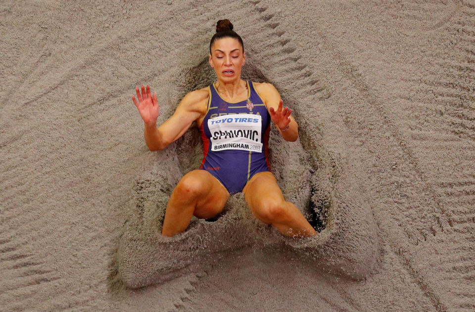 <p>Bei den Leichtathletik-Hallenweltmeisterschaften landet die Serbin Ivana Španović nach einem Weitsprung im Sand. Der Wettbewerb fand von 2. bis 4. März in der National Indoor Arena im britischen Birmingham statt. (Bild: REUTERS/Phil Noble) </p>