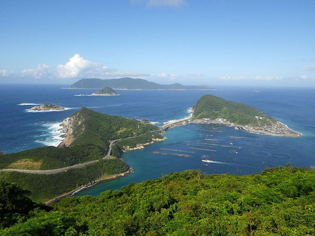 Okinoshima island, seen in the distance behind Kashiwajima islands: Creative Commons