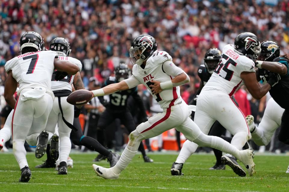 Will Desmond Ridder and the Atlanta Falcons beat the Houston Texans? NFL Week 5 picks and predictions weigh in on Sunday's game.