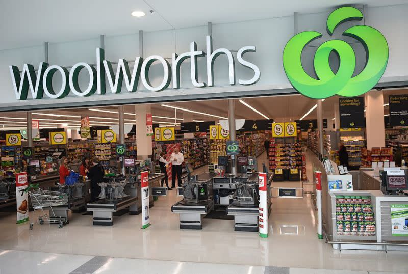 Woolworths delivers huge blow to Coles as it's named number 1 online retailer. Source: Getty