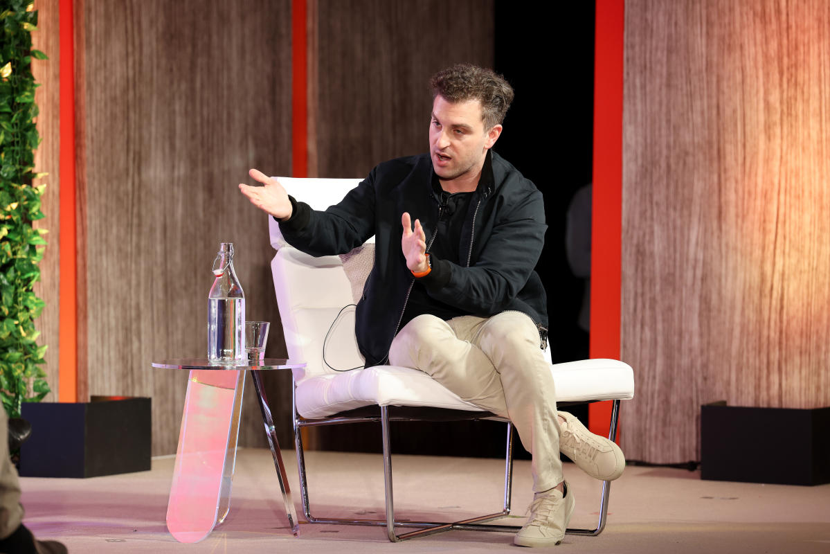 Airbnb CEO bets on tailwind from economic downturn, says shift in behavior ‘similar to 2008’