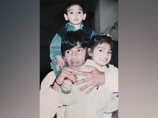 Throwback picture of Suniel Shetty, Ahan Shetty and Athiya Shetty (Image source: Instagram)