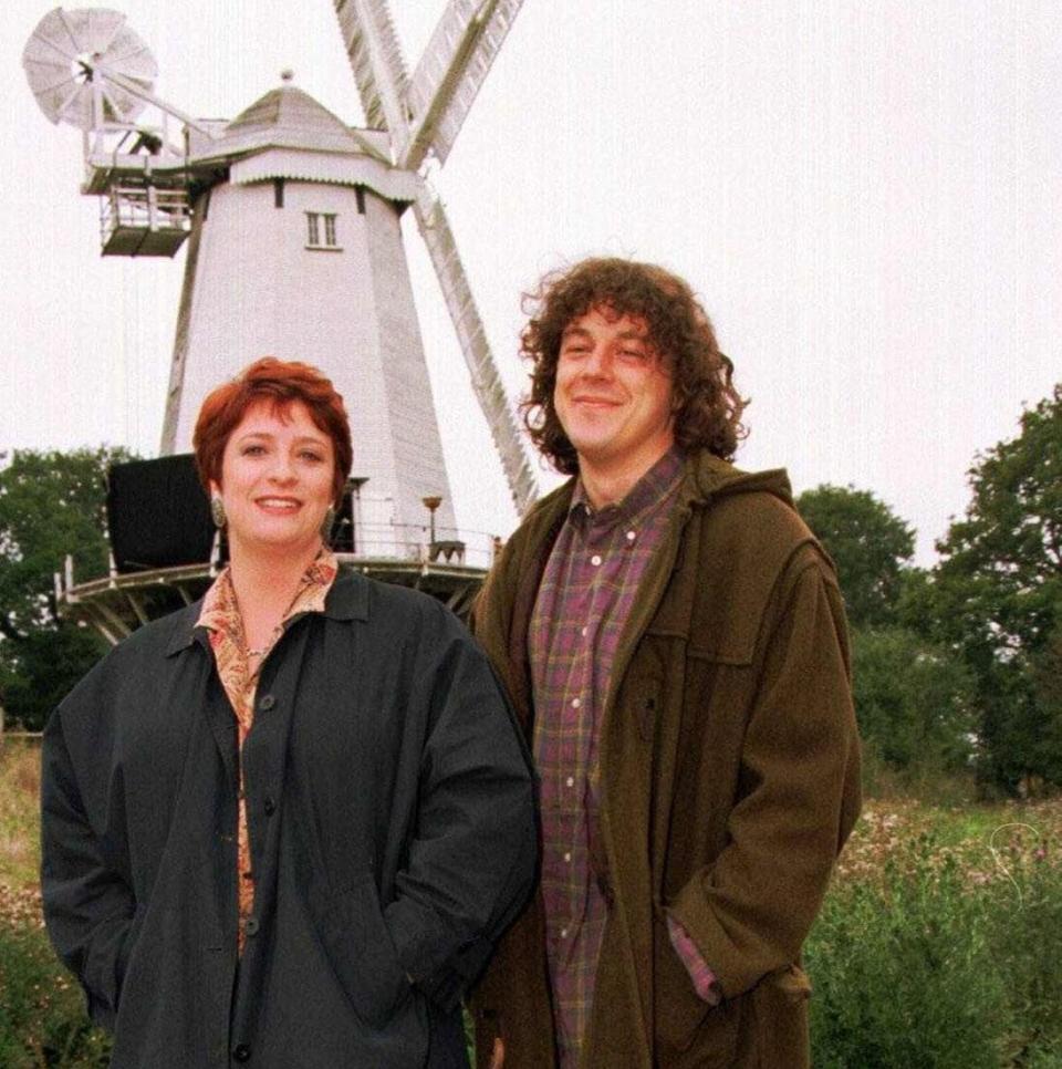 Caroline Quentin and Alan Davies in Jonathan Creek