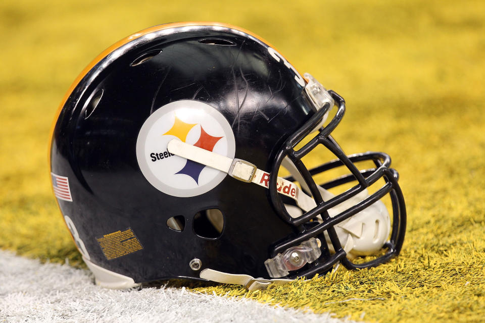 ARLINGTON, TX – FEBRUARY 06: A Pittsburgh Steelers helmet sit in the endzone before the Steelers take on the Green Bay Packers during Super Bowl XLV at Cowboys Stadium on February 6, 2011 in Arlington, Texas. (Photo by Ronald Martinez/Getty Images)