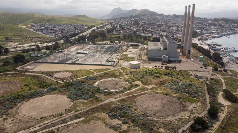 The former Morro Bay Power Plant site on April 25, 2024 where Vistra has proposed a battery electrical storage facility. The battery facility will be located on the former oil tank farm in foreground and hidden behind the current sand berm that was a containment for the tanks. David Middlecamp/dmiddlecamp@thetribunenews.com