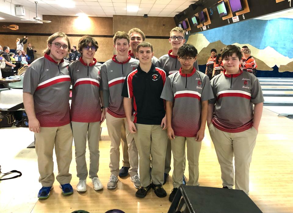 The 2023 Ascension Academy bowling team