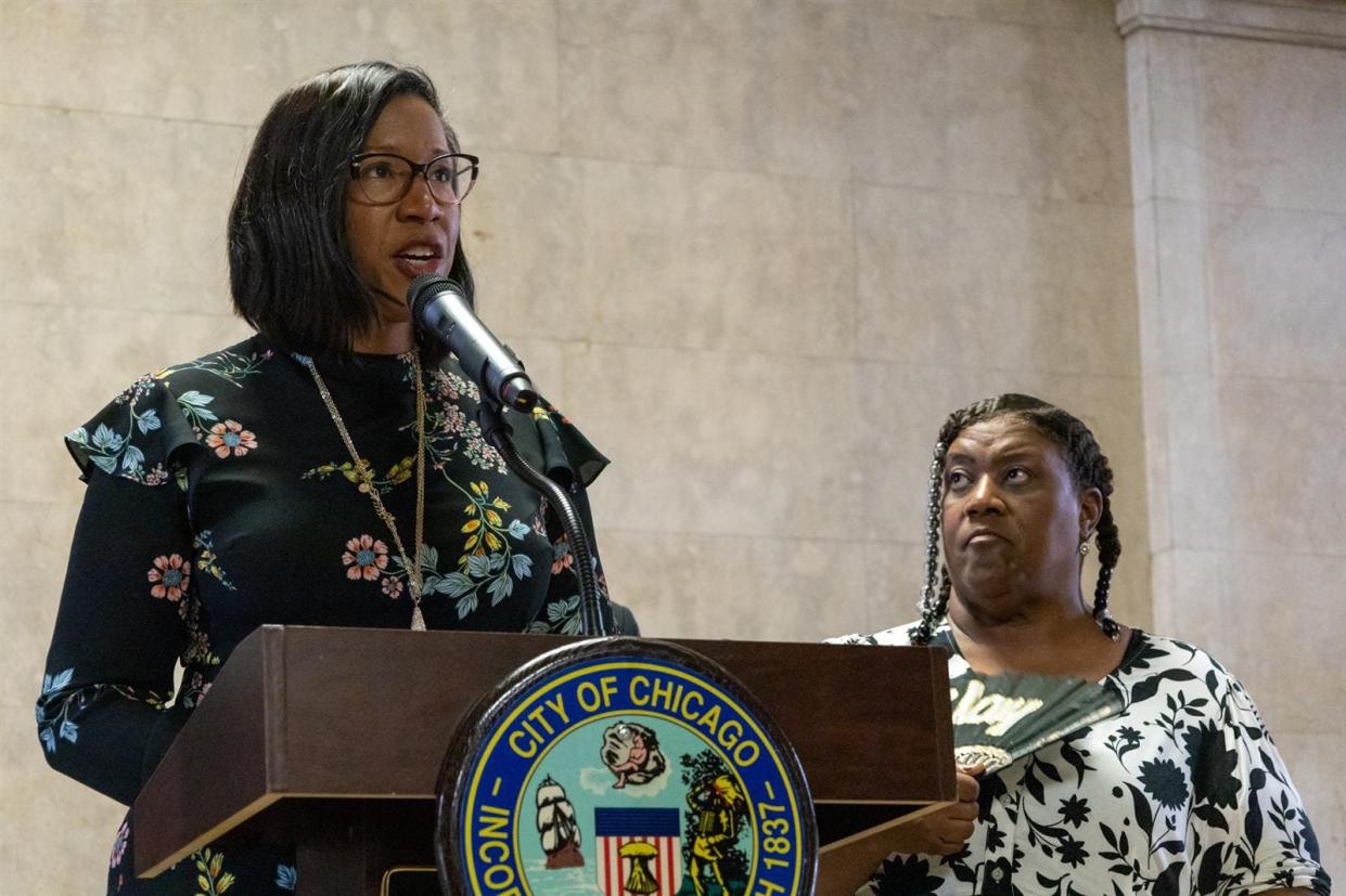 Chicago City Treasurer Melissa Conyears-Ervin calls for a reduction to a requested utility rate increase by Peoples Gas at a June 1 news conference. Rosazlia Grillier, a resident of West Englewood and advocate for low-income families, is also pictured.