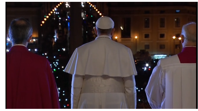 Imágenes tomadas de vídeo del momento en el que aparece el nuevo pontífice Francisco I, en el balcón de la Capilla Sixtina, en el Vaticano.