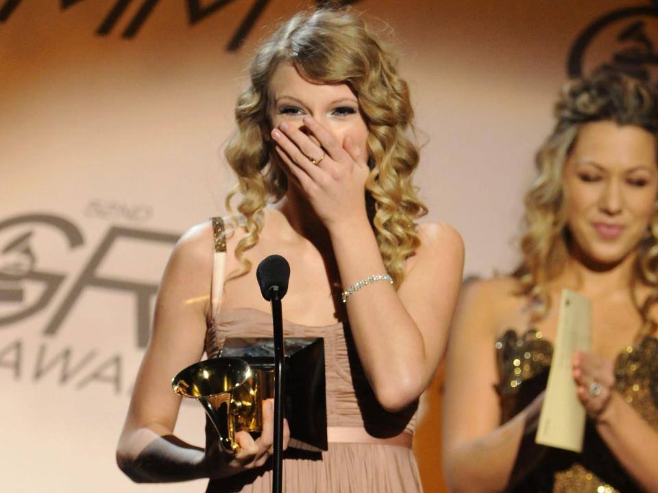 taylor swift winning her first grammy award in 2010