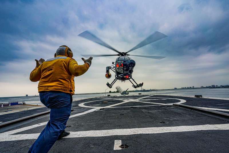 20201130-海軍反潛航空大隊500MD反潛直升機訓練實況。（取自中華民國海軍臉書）