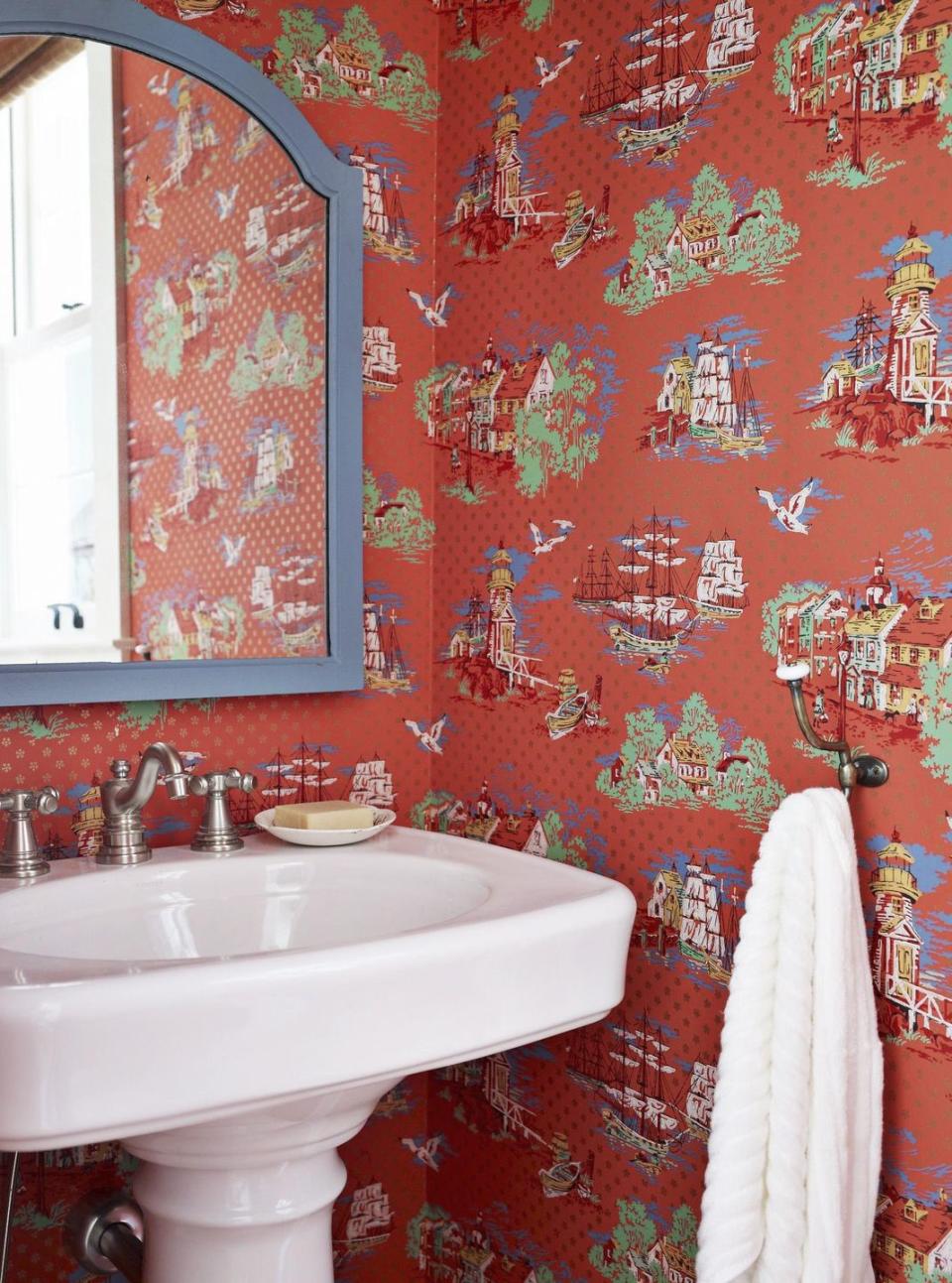 Charming Vintage Bathroom Wallpaper