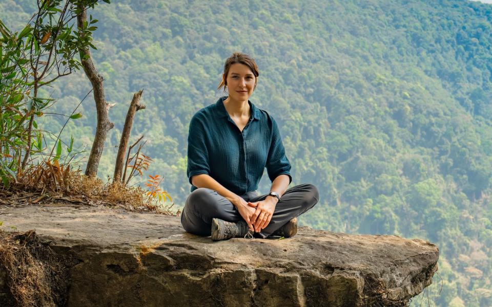 "Es ist Wahnsinn, was die Natur uns alles gibt und umsonst schenkt, wie sauberes Trinkwasser oder fruchtbaren Boden", schwärmt Hannah Emde im Interview, "darum finde ich es so schade, dass wir den Respekt und die Wertschätzung dafür verlieren." (Bild: ZDF/Oliver Roetz)