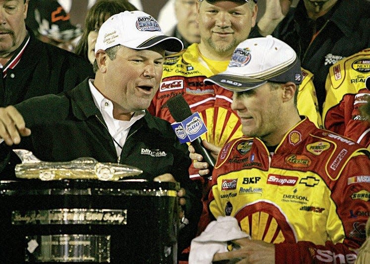 Kevin Harvick received his Harley J. Earl Trophy from Speedway president Robin Braig after the 2007 Daytona 500.