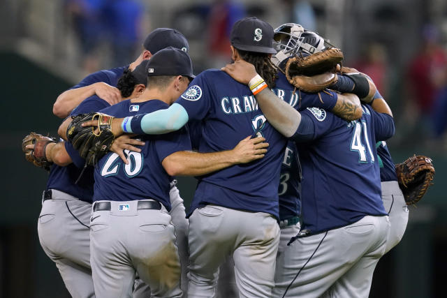 Julio Rodriguez removed from Mariners' game vs. Blue Jays with injury